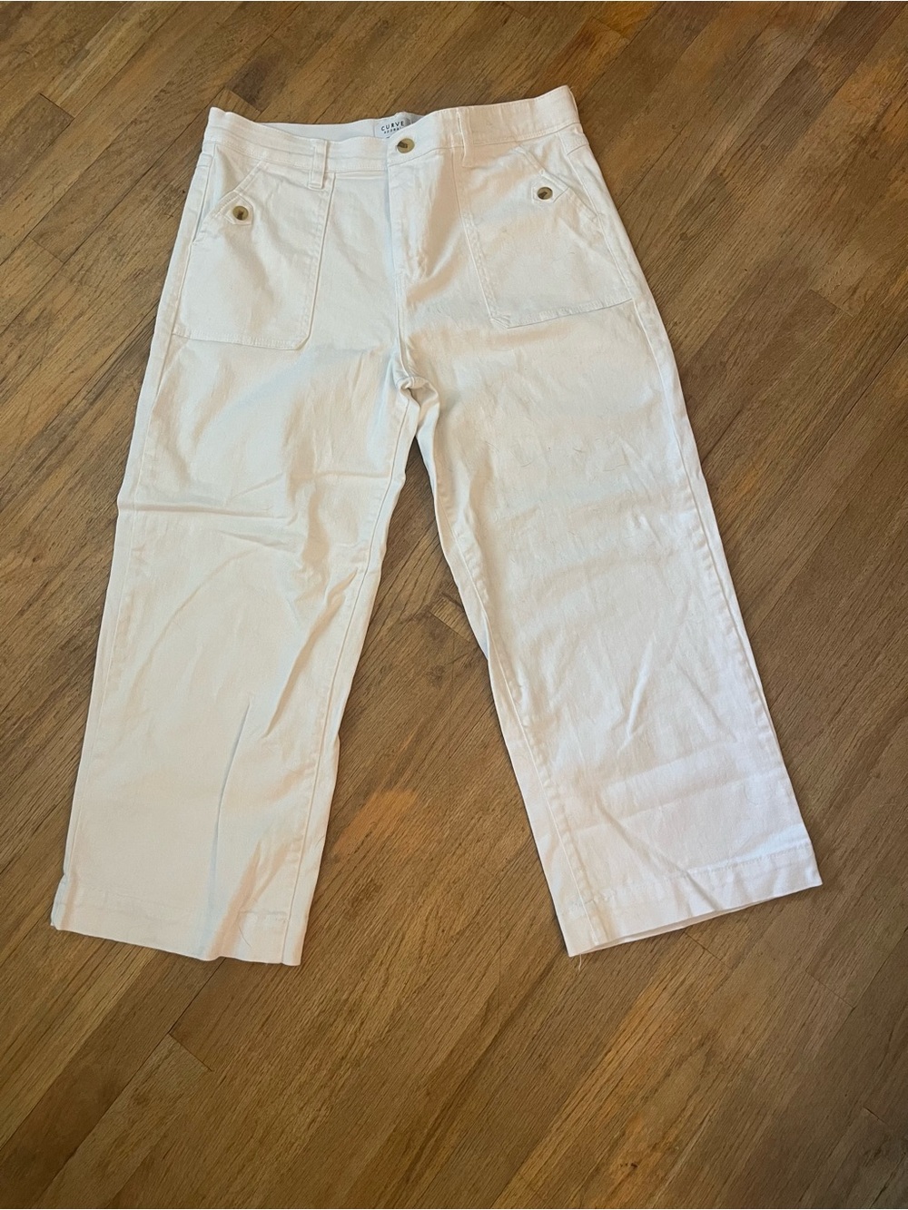 Women’s White Wide-Leg Capris with Front Patch Pockets